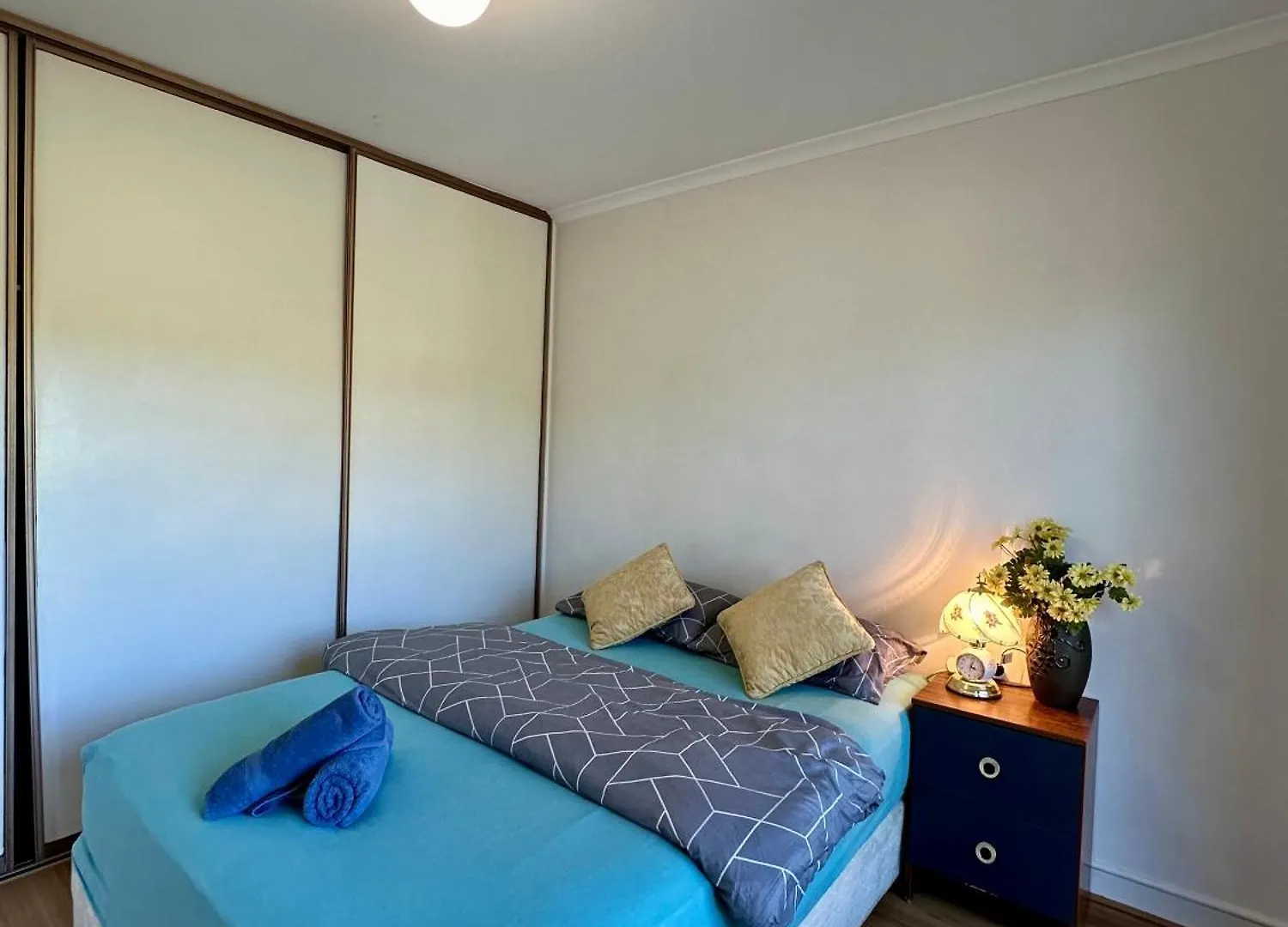 Relaxing Park View 2 Bedrooms Apartment Free Wi-Fi Adelaide