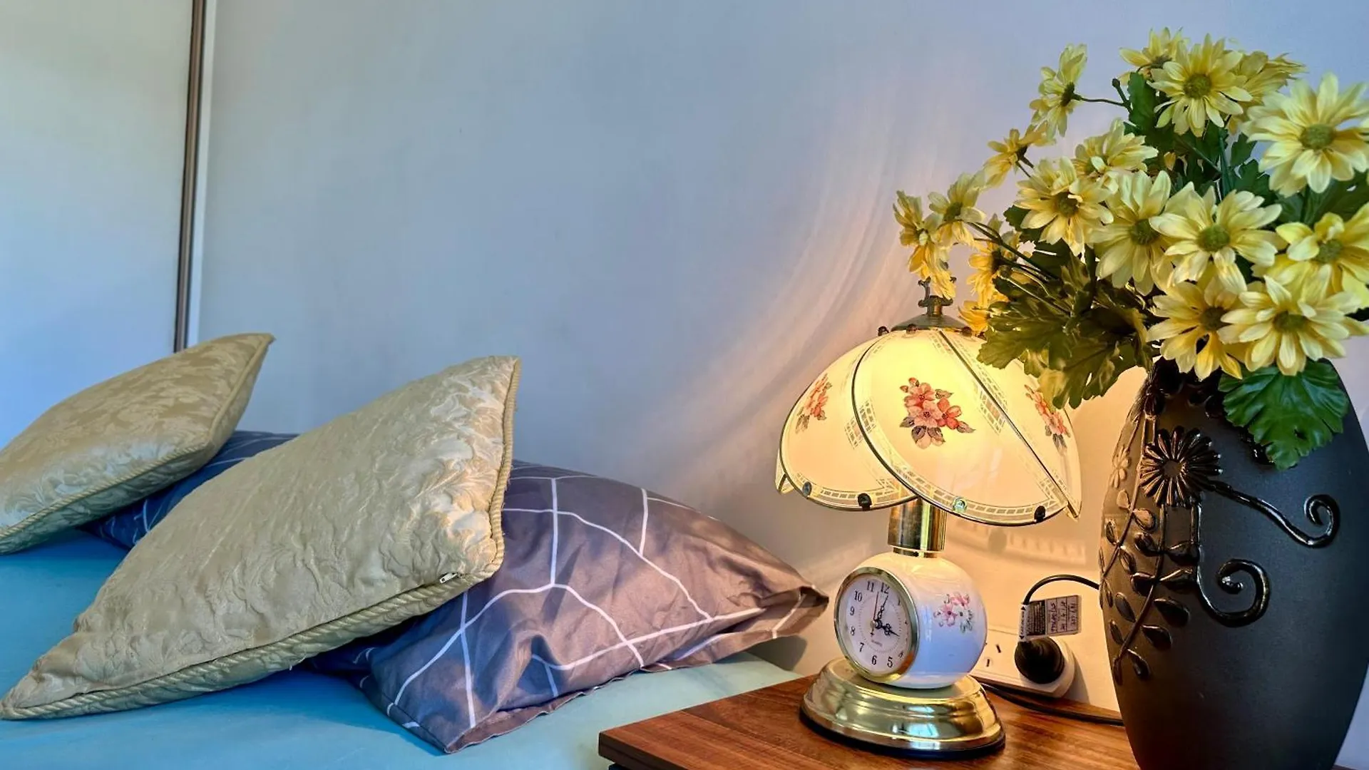 Relaxing Park View 2 Bedrooms Apartment Free Wi-Fi Adelaide Avustralya