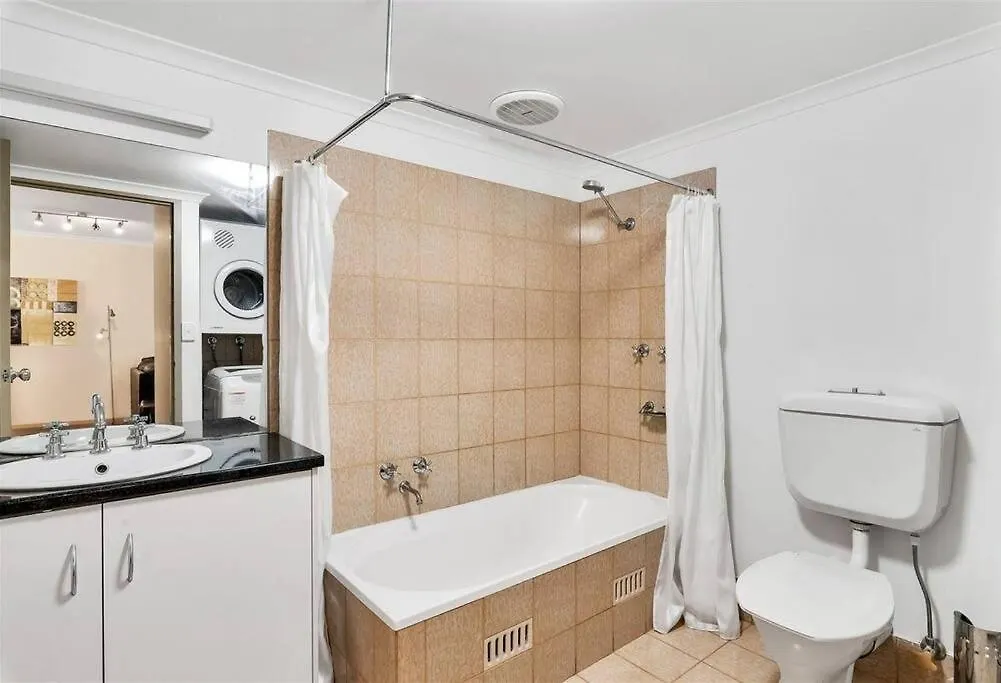 Relaxing Park View 2 Bedrooms Apartment Free Wi-Fi Adelaide