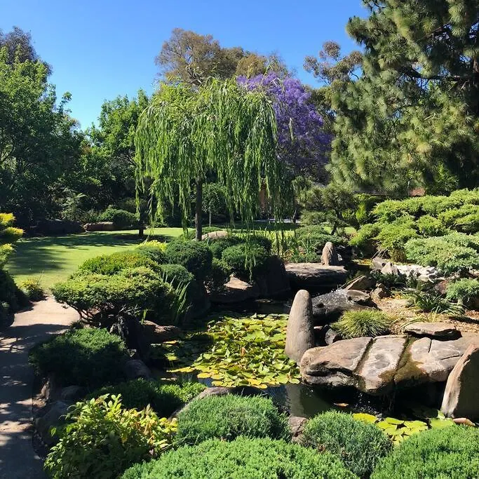 Relaxing Park View 2 Bedrooms Apartment Free Wi-Fi Adelaide
